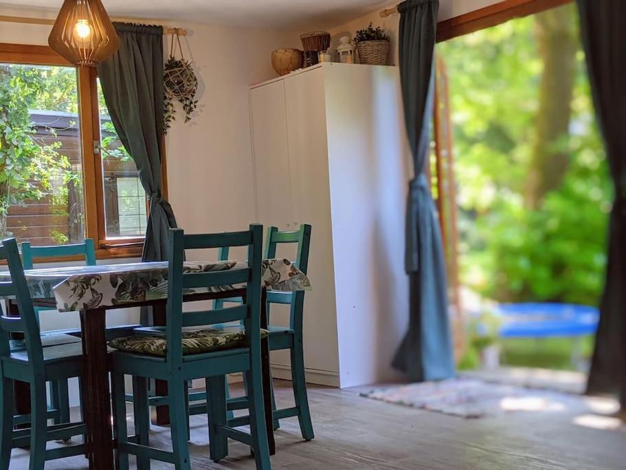 Sfeervol Chaletje In Een Rustige Bosrijke Omgeving Diessen Esterno foto